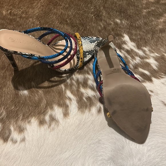 wild diva strappy colorful snake skin heel - Picture 3 of 4